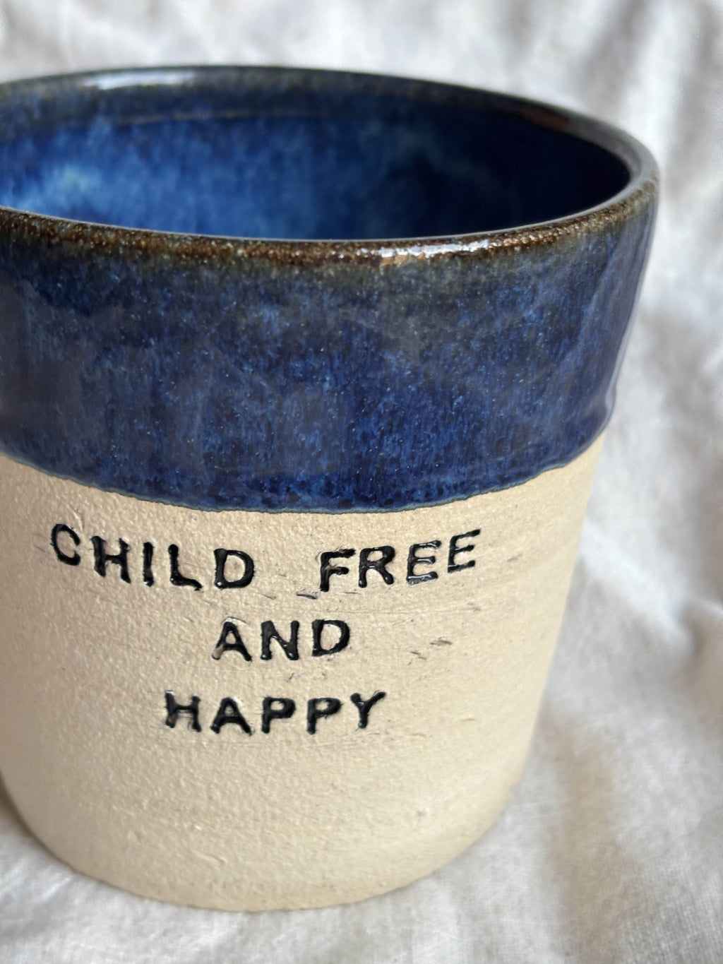Child free and happy Mug