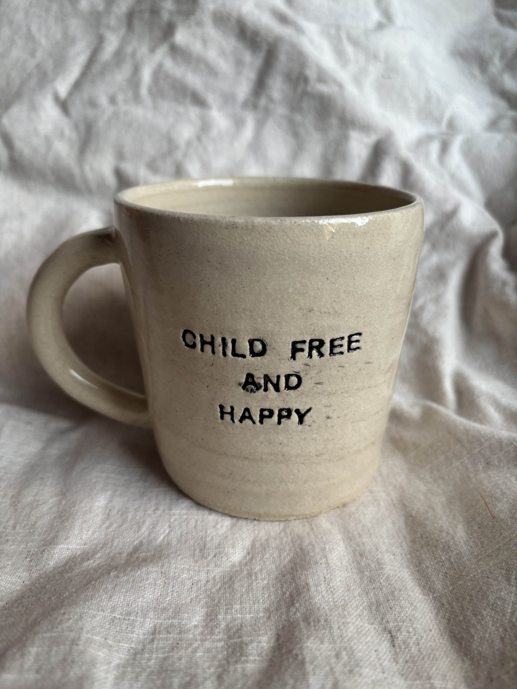 Child free and happy Mug